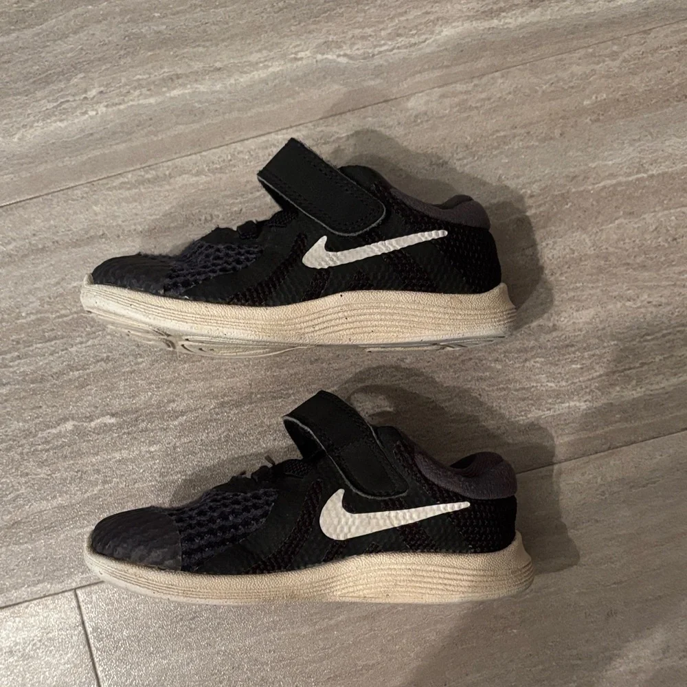 Nike Kids Infant Black and White Sneakers